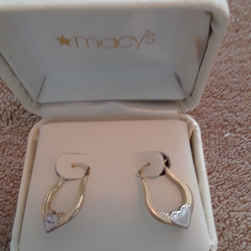 GOLD 14K HOOP EARRINGS, WITH A SMALL CENTER HEART